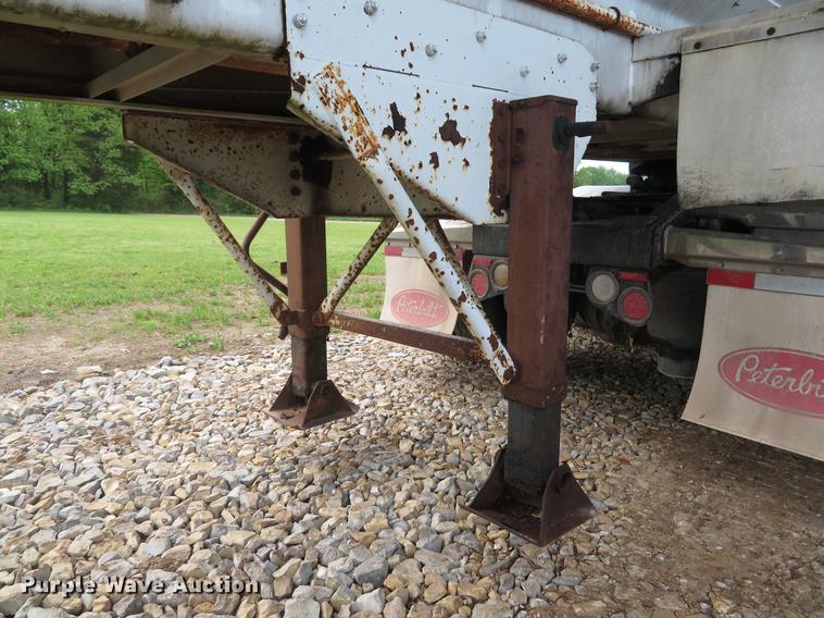 image for item DE8045 1997 Warren AT-36-SER9 feed delivery trailer