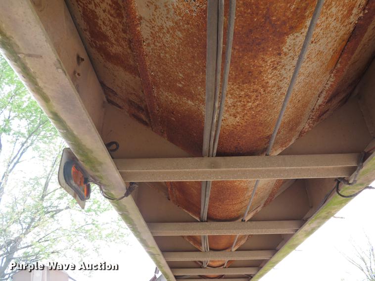 image for item DE8045 1997 Warren AT-36-SER9 feed delivery trailer