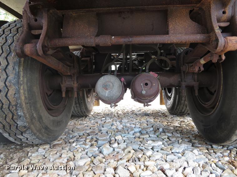 image for item DE8045 1997 Warren AT-36-SER9 feed delivery trailer