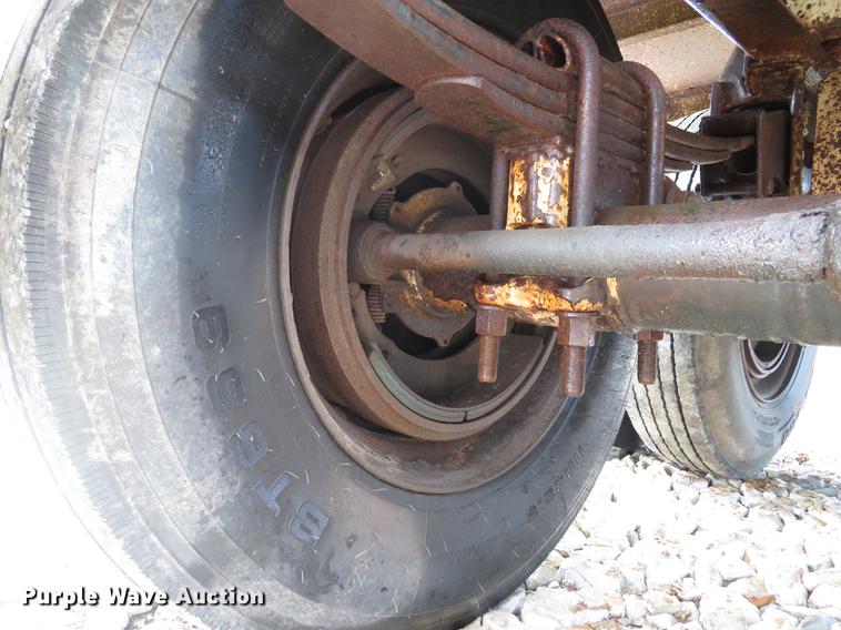 image for item DE8045 1997 Warren AT-36-SER9 feed delivery trailer