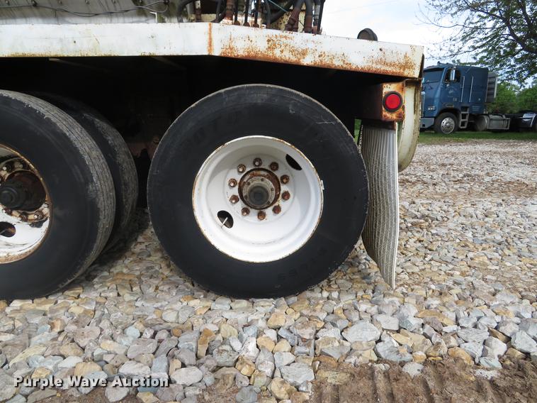 image for item DE8045 1997 Warren AT-36-SER9 feed delivery trailer