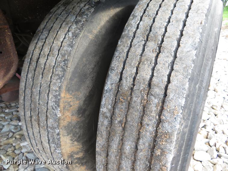 image for item DE8045 1997 Warren AT-36-SER9 feed delivery trailer