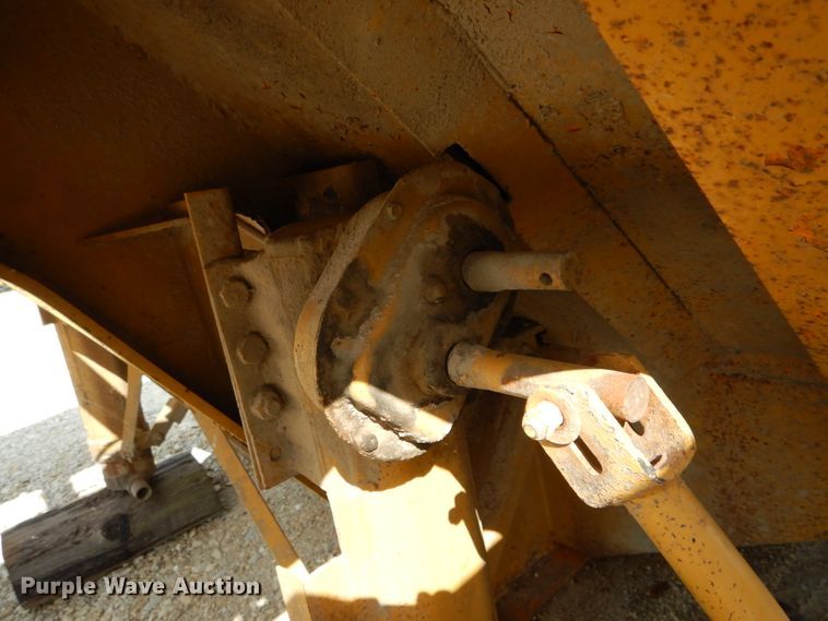 image for item DE8506 1975 Transcraft DDTX28-10-42 equipment trailer