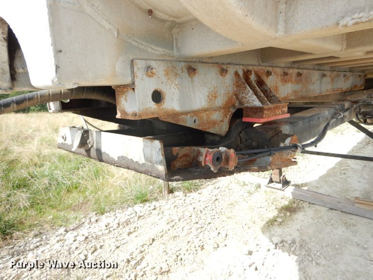image for item DE8508 1984 Fruehauf DC5-M2-38 end dump trailer