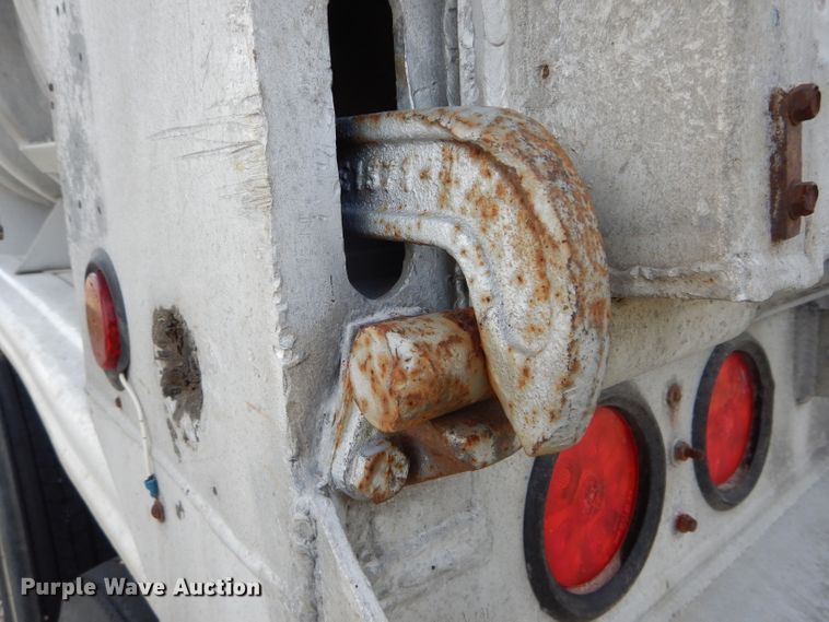 image for item DE8508 1984 Fruehauf DC5-M2-38 end dump trailer