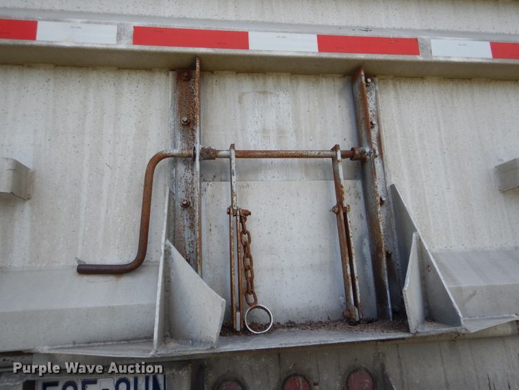 image for item DE8508 1984 Fruehauf DC5-M2-38 end dump trailer