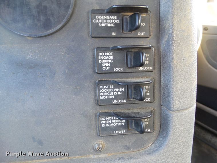 image for item DF0775 2008 Freightliner Cascadia 125 semi truck