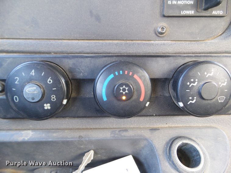 image for item DF0775 2008 Freightliner Cascadia 125 semi truck