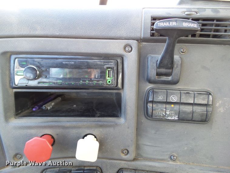 image for item DF0775 2008 Freightliner Cascadia 125 semi truck