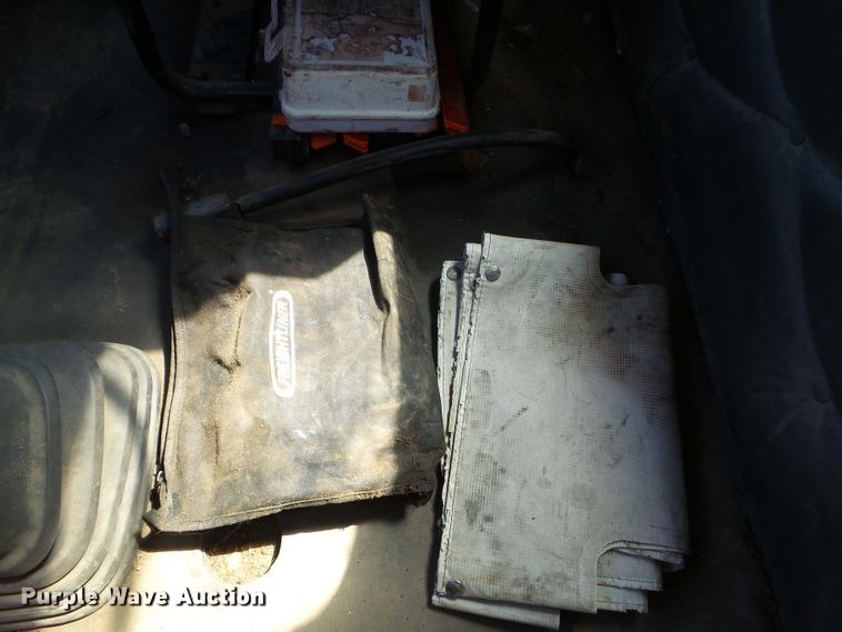 image for item DF0775 2008 Freightliner Cascadia 125 semi truck