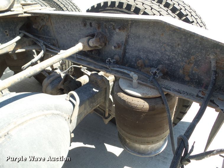 image for item DF0775 2008 Freightliner Cascadia 125 semi truck