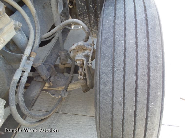 image for item DF0775 2008 Freightliner Cascadia 125 semi truck