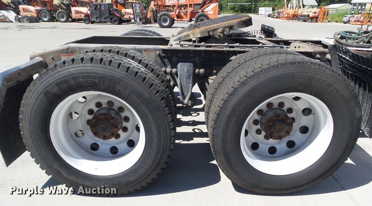 image for item DF0775 2008 Freightliner Cascadia 125 semi truck