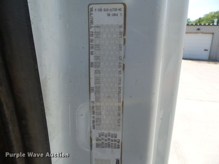 image for item DF0775 2008 Freightliner Cascadia 125 semi truck