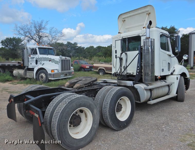 image for item DF2566 2009 Freightliner CL120T semi truck