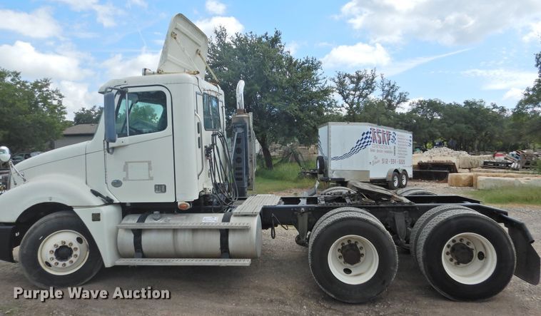 image for item DF2566 2009 Freightliner CL120T semi truck