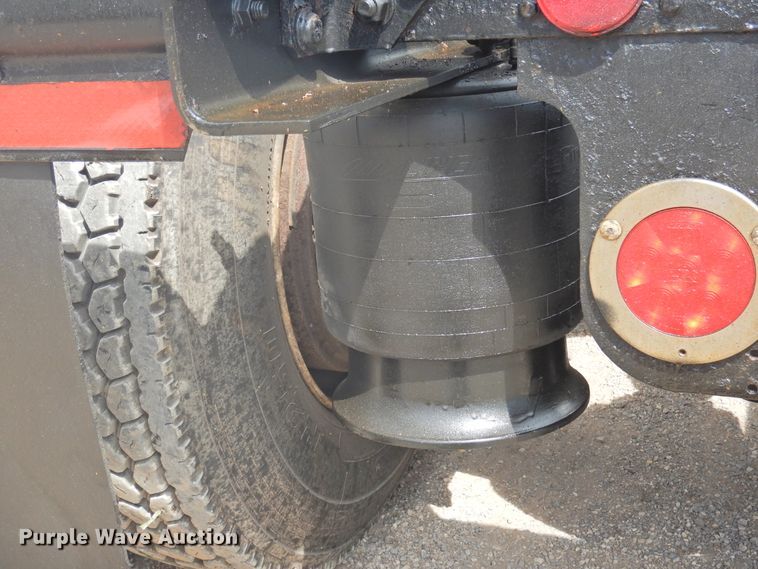 image for item DF2566 2009 Freightliner CL120T semi truck