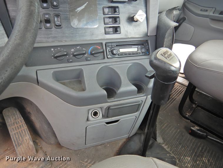 image for item DF2566 2009 Freightliner CL120T semi truck