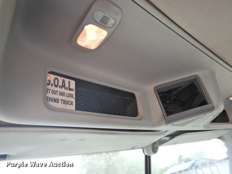 image for item DF2566 2009 Freightliner CL120T semi truck