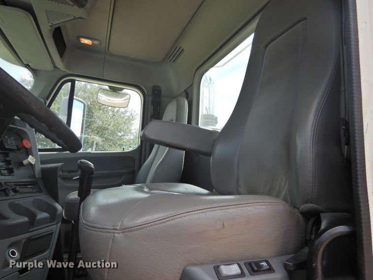 image for item DF2566 2009 Freightliner CL120T semi truck