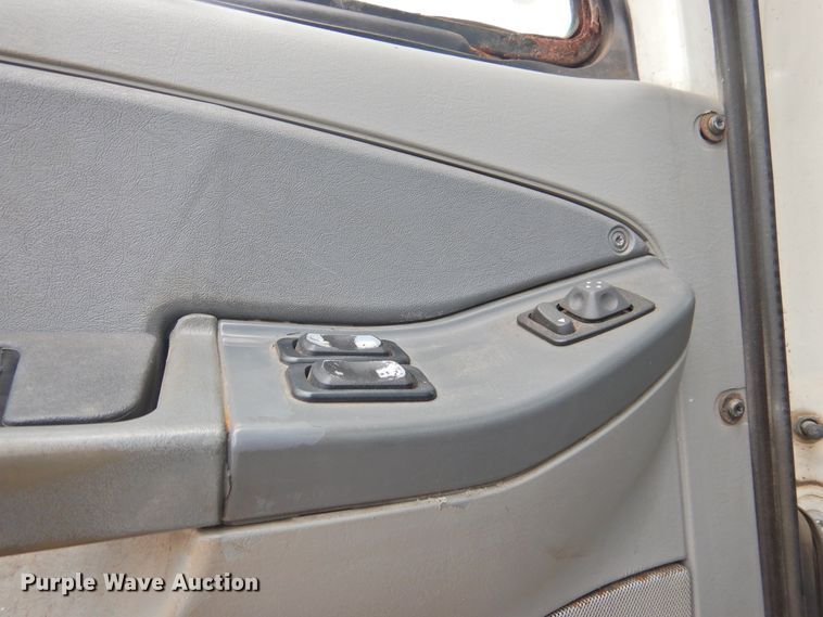 image for item DF2566 2009 Freightliner CL120T semi truck