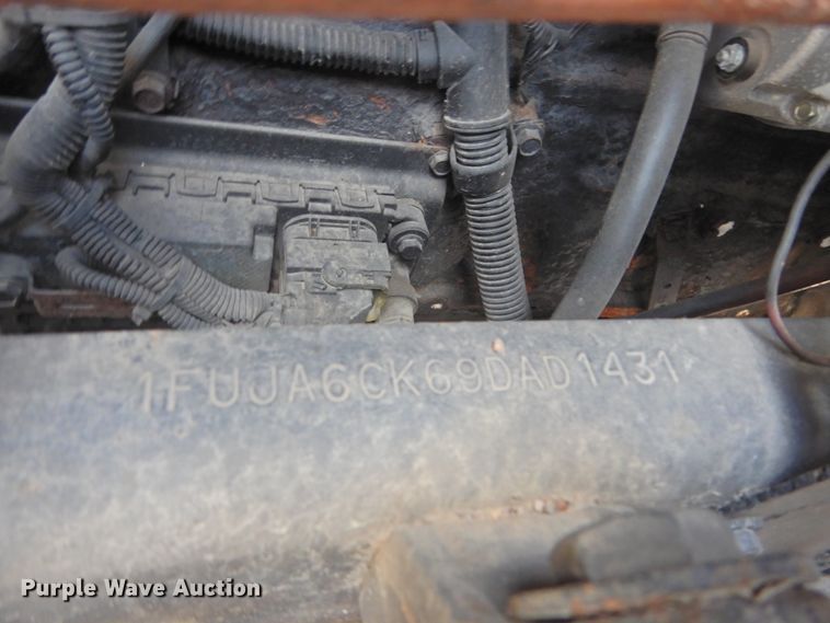 image for item DF2566 2009 Freightliner CL120T semi truck