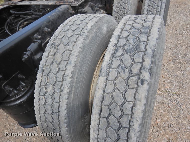 image for item DF2566 2009 Freightliner CL120T semi truck