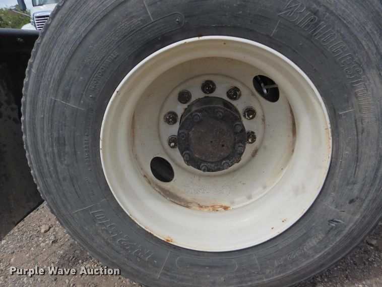 image for item DF2566 2009 Freightliner CL120T semi truck