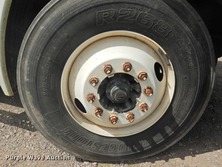 image for item DF2566 2009 Freightliner CL120T semi truck