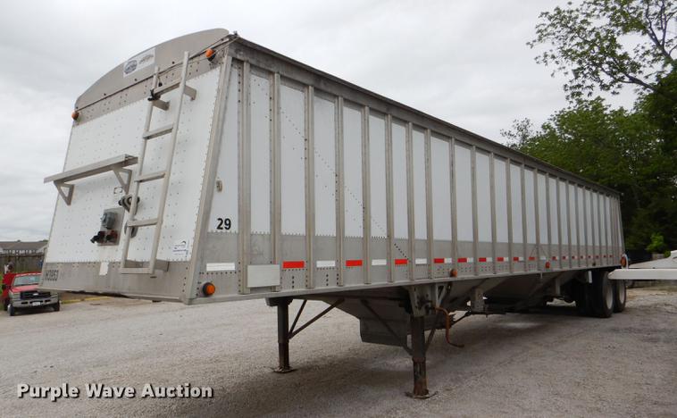 image for item DG1074 2006 Corn Husker 800 double hopper bottom grain trailer