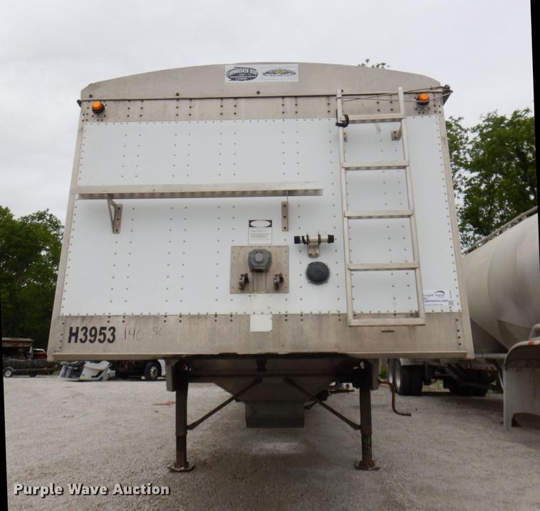 image for item DG1074 2006 Corn Husker 800 double hopper bottom grain trailer