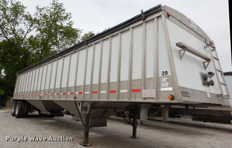 image for item DG1074 2006 Corn Husker 800 double hopper bottom grain trailer