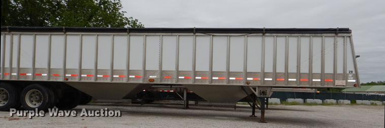 image for item DG1074 2006 Corn Husker 800 double hopper bottom grain trailer
