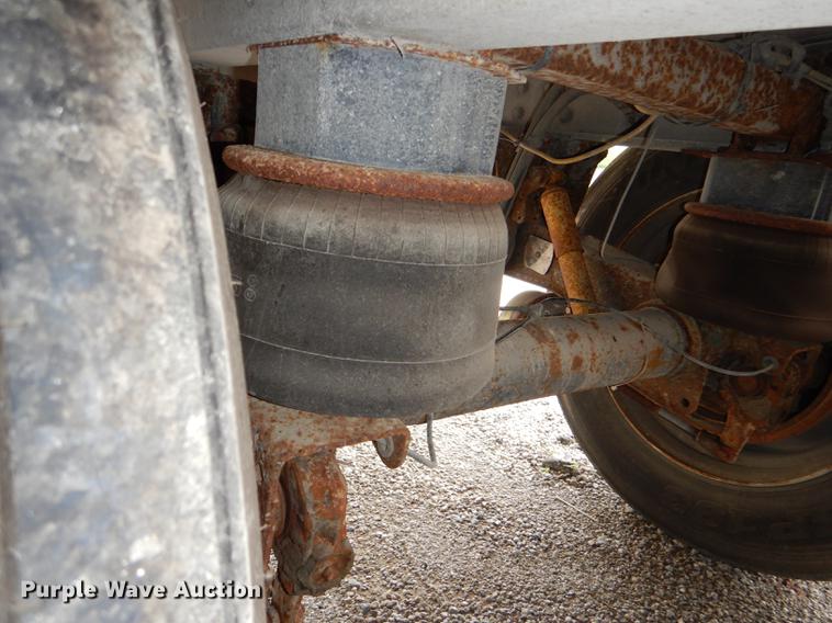 image for item DG1074 2006 Corn Husker 800 double hopper bottom grain trailer