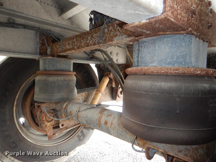 image for item DG1074 2006 Corn Husker 800 double hopper bottom grain trailer