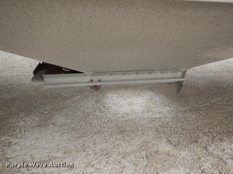 image for item DG1074 2006 Corn Husker 800 double hopper bottom grain trailer