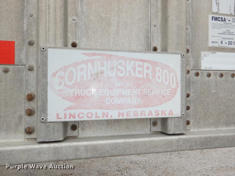 image for item DG1074 2006 Corn Husker 800 double hopper bottom grain trailer