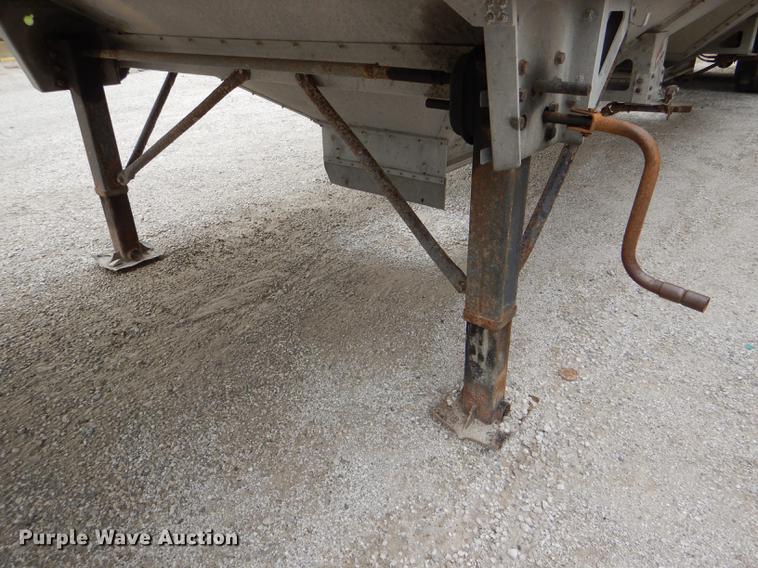 image for item DG1074 2006 Corn Husker 800 double hopper bottom grain trailer
