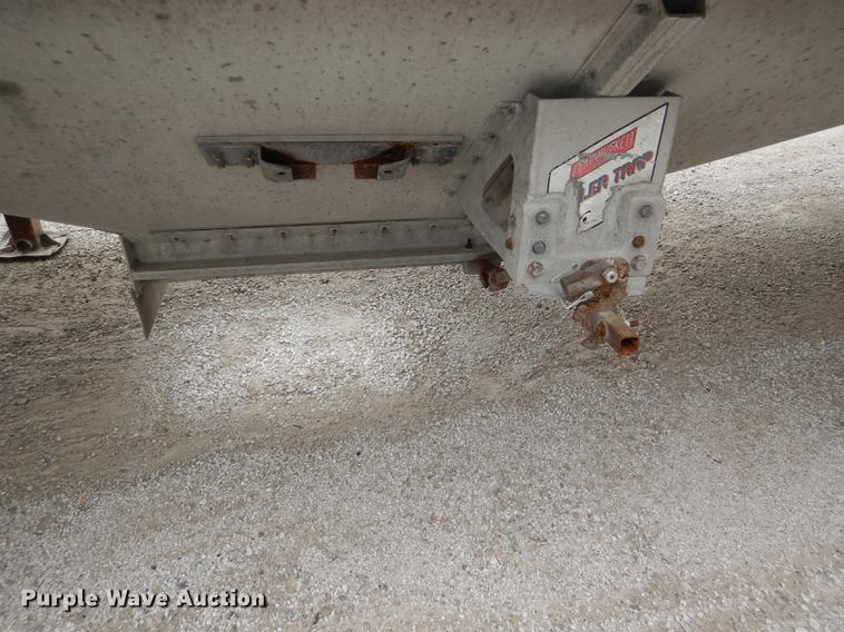 image for item DG1074 2006 Corn Husker 800 double hopper bottom grain trailer