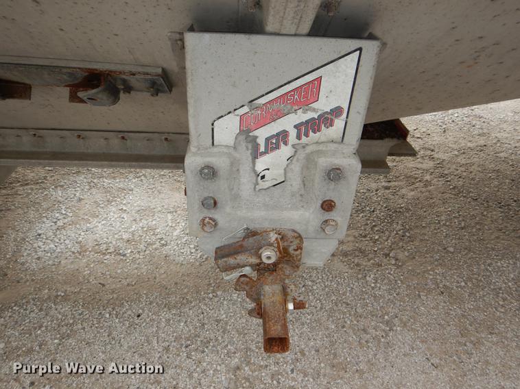 image for item DG1074 2006 Corn Husker 800 double hopper bottom grain trailer