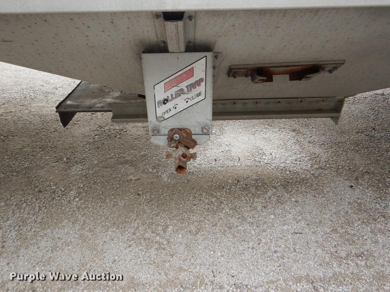 image for item DG1074 2006 Corn Husker 800 double hopper bottom grain trailer