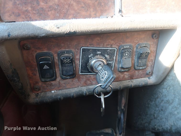 image for item DG4065 2005 Kenworth T800 semi truck