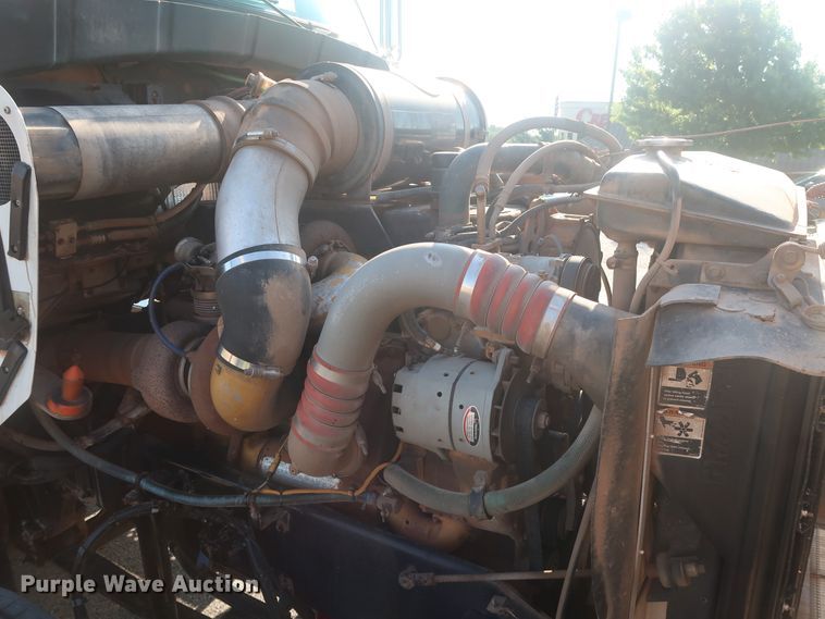 image for item DG4065 2005 Kenworth T800 semi truck