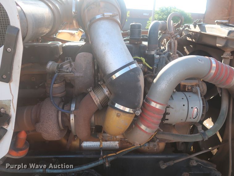 image for item DG4065 2005 Kenworth T800 semi truck