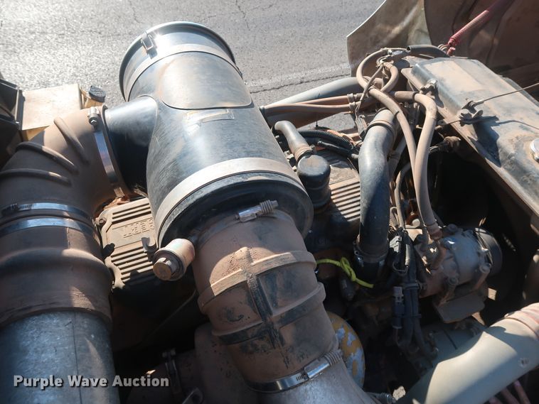 image for item DG4065 2005 Kenworth T800 semi truck