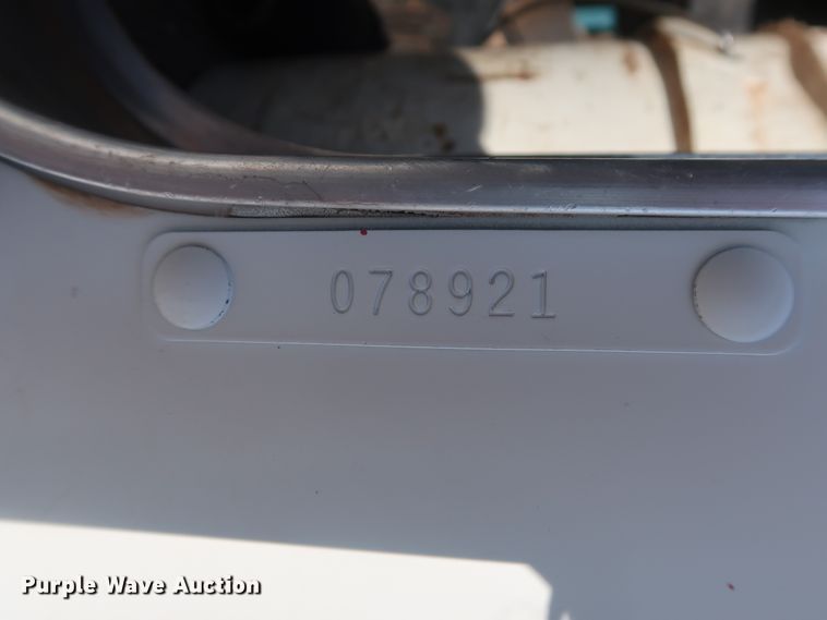 image for item DG4065 2005 Kenworth T800 semi truck