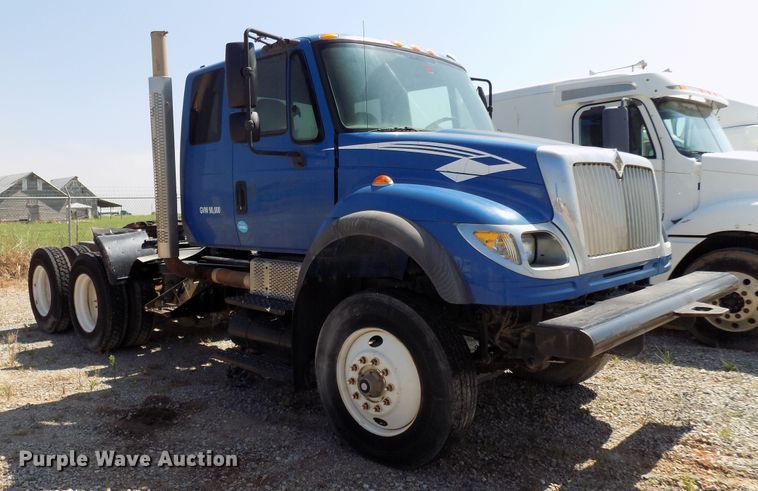 image for item DG4066 2007 International 7600 semi truck