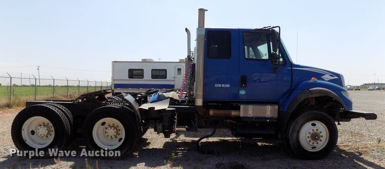 image for item DG4066 2007 International 7600 semi truck