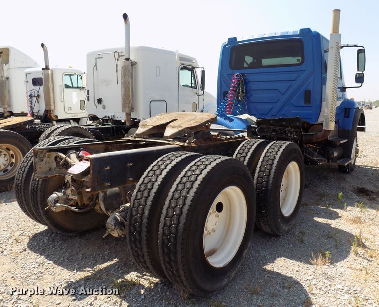 image for item DG4066 2007 International 7600 semi truck