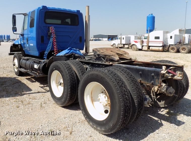 image for item DG4066 2007 International 7600 semi truck